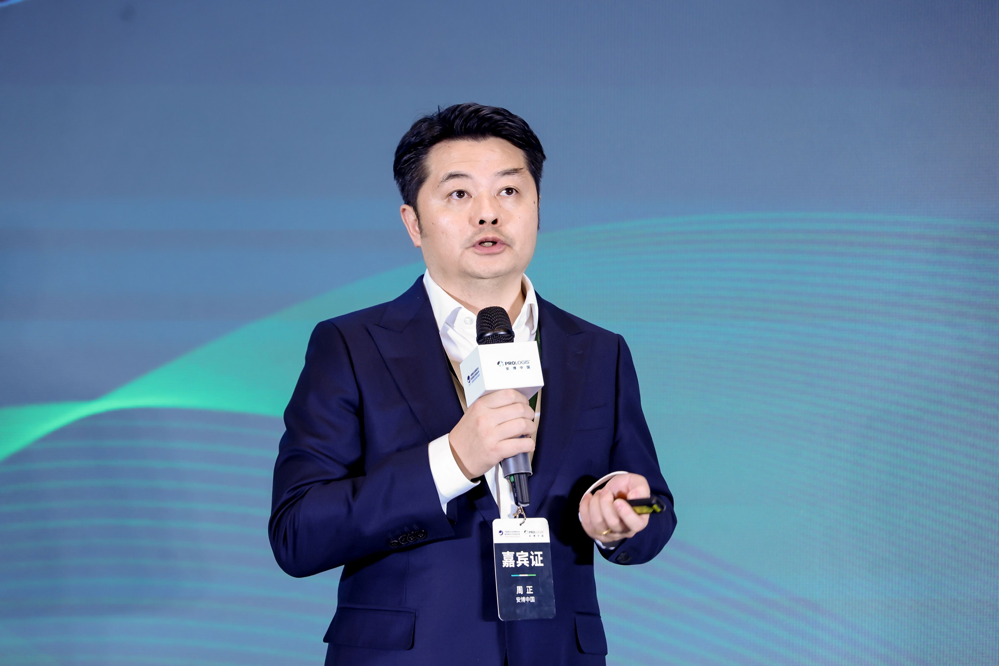 Sean at the Chengdu workshop