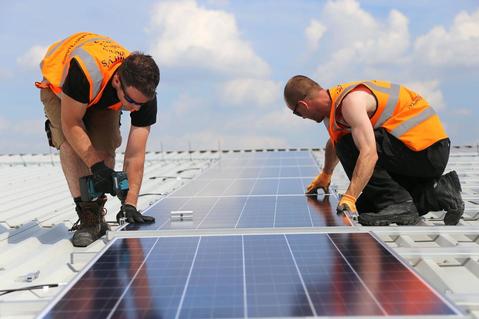 UK Rooftop Solar Pineham DC1