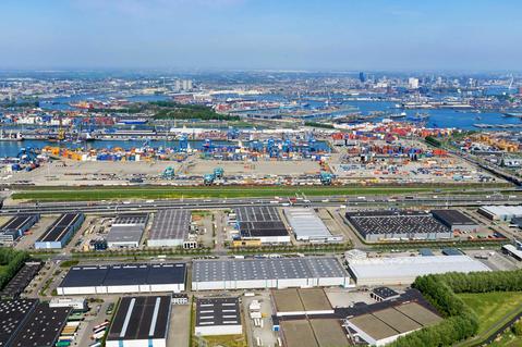 鹿特丹, 欧洲最大港口，是欧洲5亿多消费者的门户
